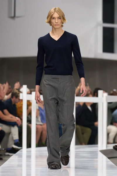 Look 1